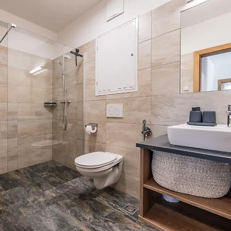 Appartement Modern With Panoramic View Neukirchen am Großvenediger